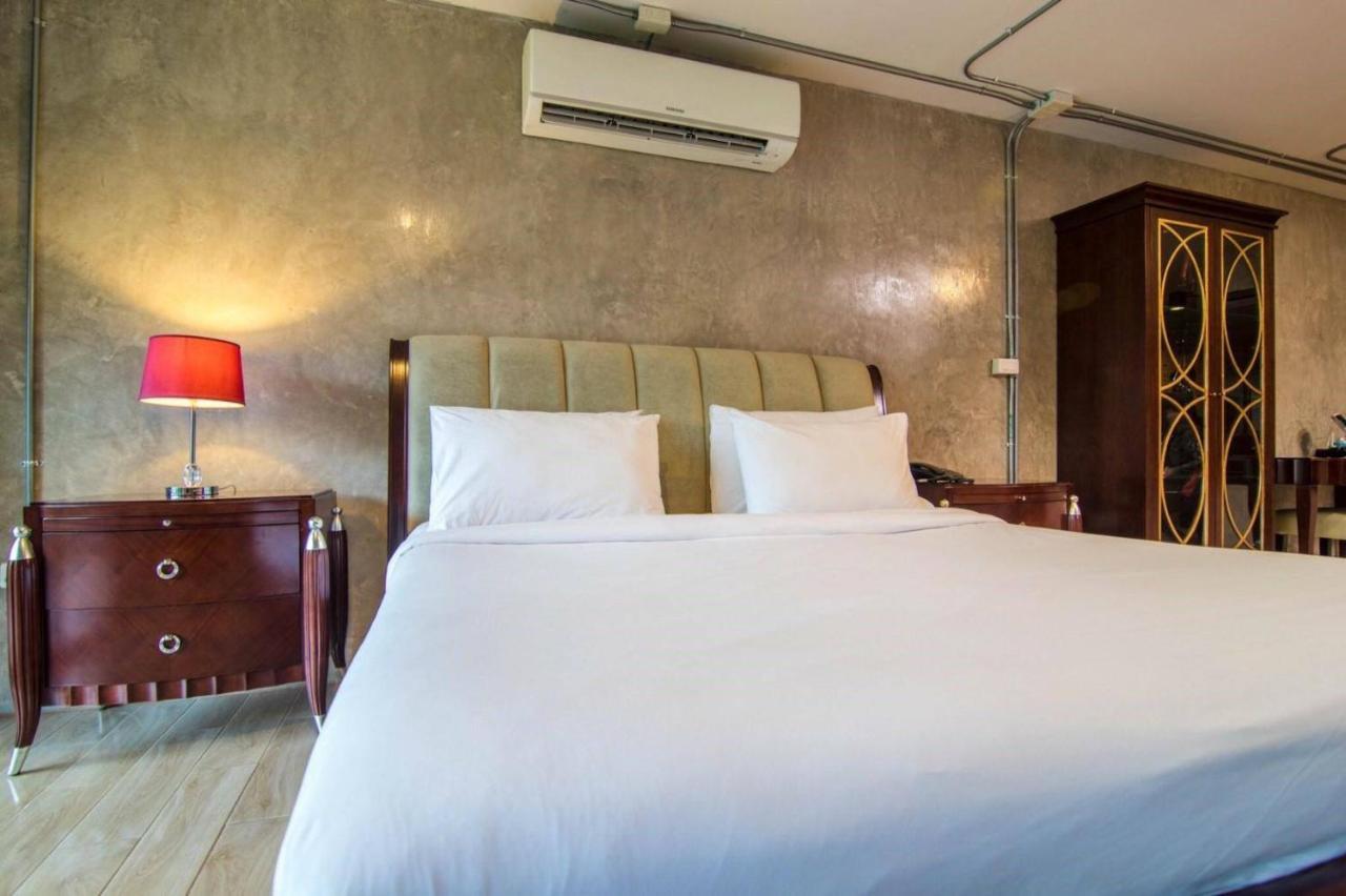Prestige Chiang Mai Hotel Ngoại thất bức ảnh